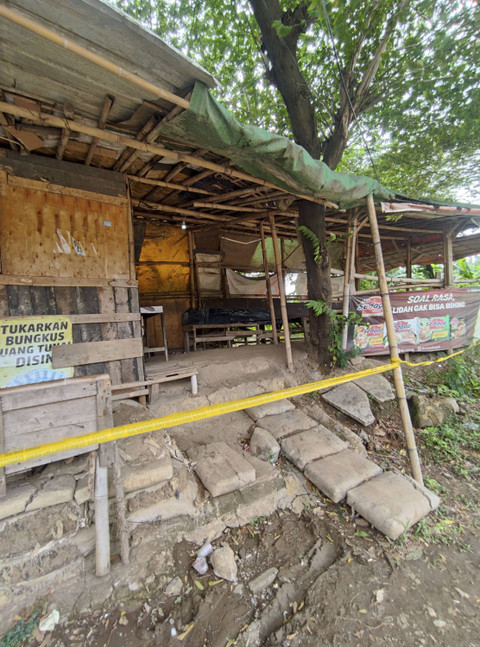 Gubuk tempat kumpul-kumpul remaja yang berujung maut di Kali Bekasi. Foto: Dok. Lipsus kumparan