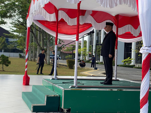 Pj Gubernur Kalbar, Harisson saat memimpin upacara memperingati Hari Kesaktian Pancasila. Foto: Yulia Ramadhiyanti/Hi!Pontianak