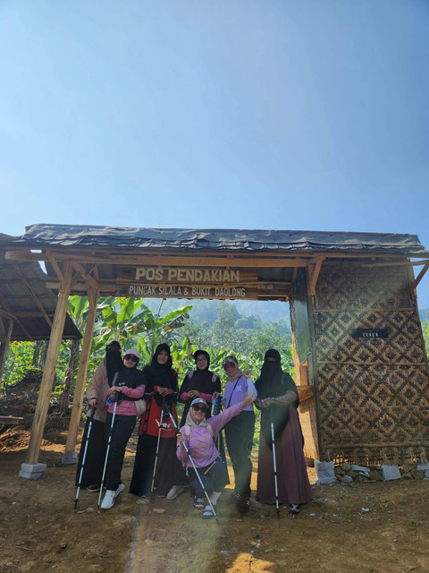 TDA Perempuan Tangerang Raya Lakukan Fun Hiking di Curug Cibingbin (2)