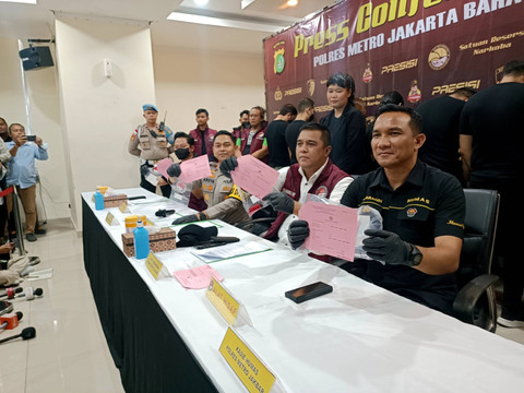 Rilis kasus narkotika yang menjerat Andrew Andika, Polres Jakarta Barat, Selasa (1/10/2024). Foto: Giovanni/kumparan