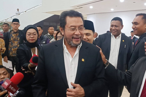 Anggota DPD Yorrys Raweyai dari dapil Papua dan Sulawesi Utara saat dijumpai Gedung Nusantara V, Jakpus, Selasa (1/10/2024). Foto: Thomas Bosco/kumparan