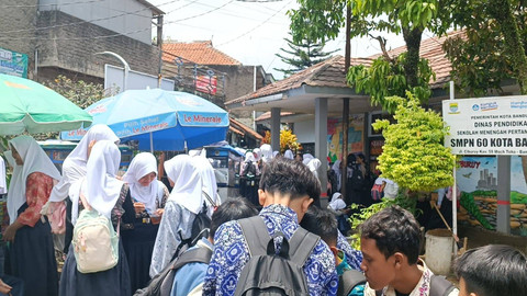 Suasana SMPN 60 Bandung, di Jalan Ciburuy, Kecamatan Regol, Rabu (2/10). Foto: Robby Bouceu/kumparan