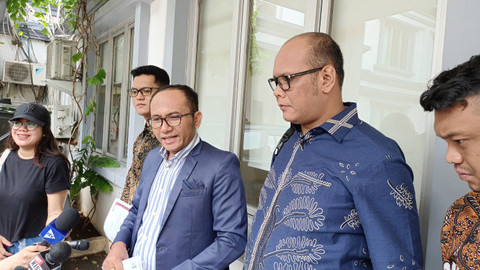 Kuasa Hukum Edward Akbar, Jundri R. Berutu di KPAI Jakarta. Foto: Aprilandika Pratama/kumparan