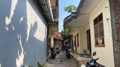 Lorong gang kos yang dihuni VIS, mahasiswa Unnes yang bunuh diri. Dok: Intan/kumparan