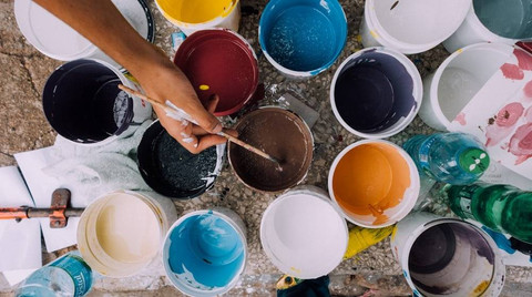 Ilustrasi Tekstur dan Cahaya Gelap adalah Bentuk Unsur Seni Rupa. Sumber Unsplash/Russn_fckr
