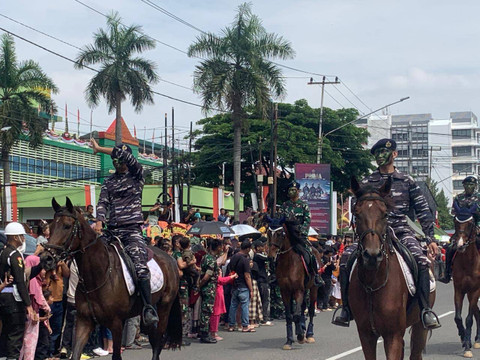 Para komunitas berkuda yang juga ikut meramaikan defile di perayaan HUT TNI ke-79, Foto : Abdullah Toriq/Urban Id