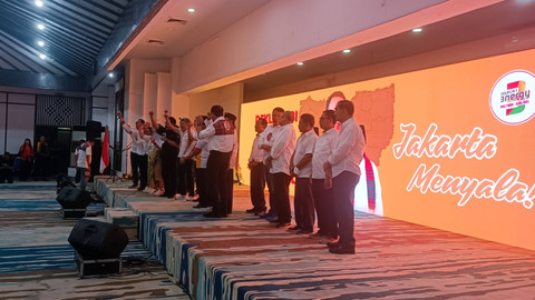 Pramono-Rano menerima dukungan deklarasi dari relawan Ahokers di Gedung Serbaguna Senayan, Jakarta, Sabtu (5/10/2024). Foto: Thomas Bosco/kumparan