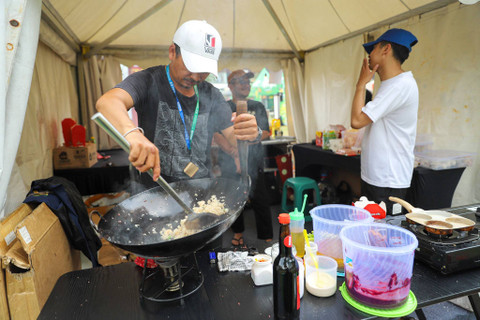 Suasana keseruan Pesta Nasgor 2024 di BxC Park, Bintaro, Tangerang, Sabtu (5/10/2924). Foto: Iqbal Firdaus/kumparan
