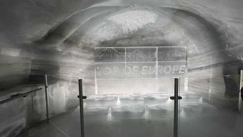 Istana Es yang berada di Jungraujoch Swiss. Foto: Reza Aditya Ramadhan/kumparan