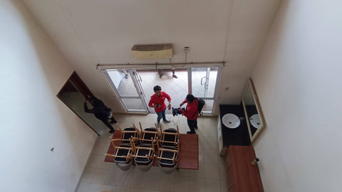 Kondisi salah satu rumah dinas DPR RI bernomor A3-30, Kalibata, Jaksel, Senin (7/10/2024). Foto: Thomas Bosco/kumparan