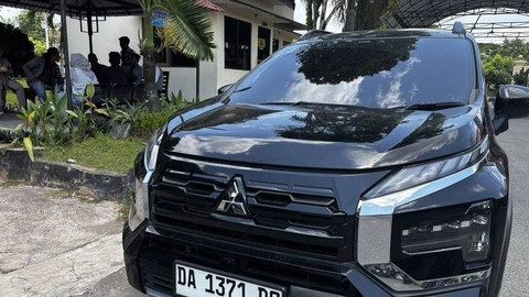 Kendaraan yang diduga milik pejabat Pemprov Kalsel, di Polres Banjarbaru, Senin (7/10/2024).  Foto: Tumpal Andani Aritonang/Antara