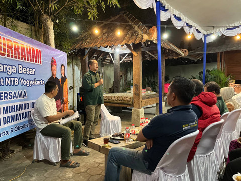 Cagub NTB, Lalu Muhammad Iqbal, menghadiri acara deklarasi dukungan terhadap dirinya di Jogja, Minggu (7/9) kemarin. Foto: Arif UT/Pandangan Jogja