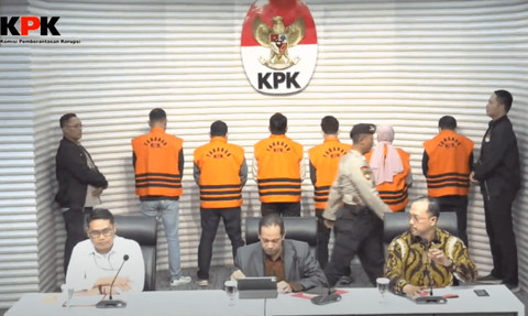 Jumpa pers KPK soal OTT di Kalsel yang melibatkan Gubernur Kalsel Sahbirin Noor, Selasa (8/10/2024). Foto: Dok KPK