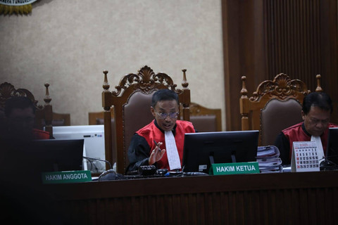 Ketua Majelis Hakim Eko Aryanto memimpin jalannya sidang dang lanjutan kasus dugaan korupsi tata niaga timah di wilayah Izin Usaha Pertambangan (IUP) PT Timah tahun 2015-2022 di Pengadilan Tipikor, Jakarta, Kamis (10/10/2024). Foto: Aditia Noviansyah/kumparan