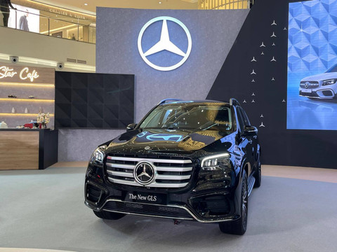 GLS 450 4Matic Facelift di pamerkan pada acara Mercedes-Benz Expo 2024 di pusat perbelanjaan Senayan, Kamis (10/10/2024). Foto: Fitra Andrianto/kumparan