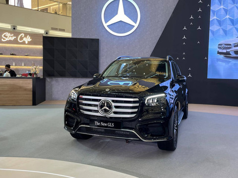 GLS 450 4Matic Facelift di pamerkan pada acara Mercedes-Benz Expo 2024 di pusat perbelanjaan Senayan, Kamis (10/10/2024). Foto: Fitra Andrianto/kumparan