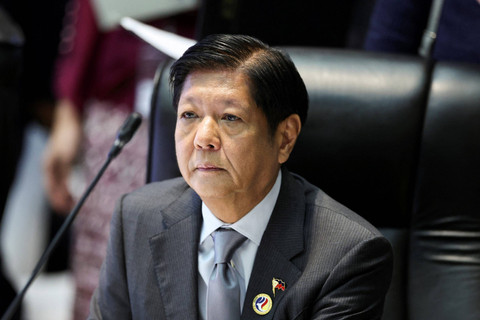 Presiden Filipina Ferdinand Marcos Jr menghadiri KTT ASEAN di Pusat Konvensi Nasional di Vientiane, Laos, Kamis (10/10/2024). Foto: Athit Perawongmetha/REUTERS 