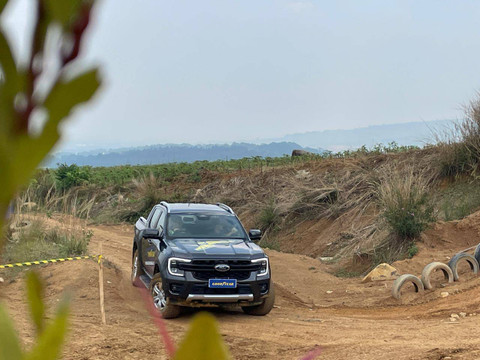 Produk baru ban mobil off road, Goodyear Wrangler Duratrac R/T di Indonesia. Foto: Sena Pratama/kumparan