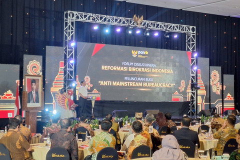 Menteri Koordinator Maritim dan Investasi Luhut Binsar Panjaitan peluncuran buku Anti Mainstream Bureaucracy di Hotel Bidakara, Jakarta Selatan pada Kamis (10/10/2024). Foto: Argya D. Maheswara/kumparan 
