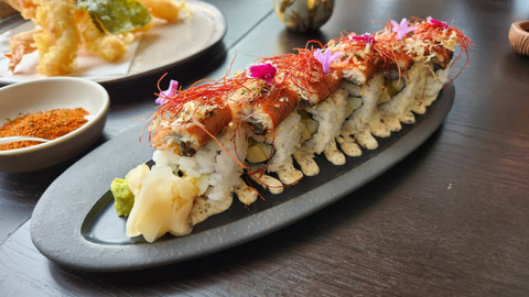 Unagi sushi ala Jepang bernama Keyaki, terletak di lantai 90 Pan Pacific Jakarta. Foto: Azalia Amadea/kumparan 