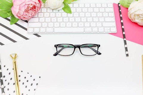 Seorang wirausaha haruslah memiliki rasa komitmen yang tinggi, salah satunya yaitu. Foto hanya ilustrasi. Sumber foto: Unsplash/Katie