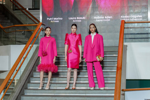 (Ki-ka) Alyssa Daguise, Laura Basuki, dan Putri Marino sebagai brand ambassador Buttonscarves. Foto: Buttonscarves