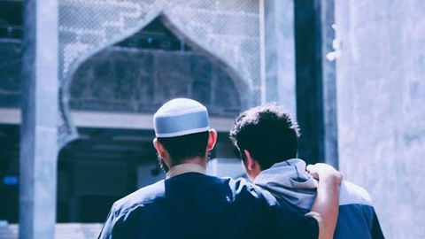 Ilustrasi  struktur teks pantun terdiri dari bagiansumber: Photo by Masjid MABA on Unsplash