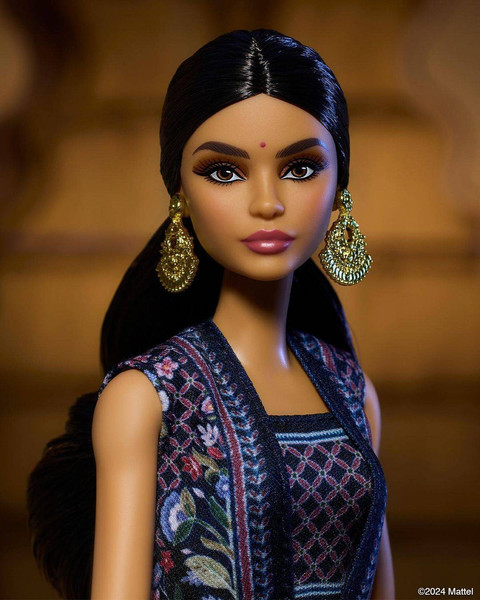 Barbie edisi Diwali yang dibuat selama 18 bulan. Foto: Instagram @barbie