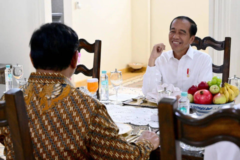 Presiden Joko Widodo makan siang bersama Presiden terpilih Prabowo Subianto dan Wakil Presiden terpilih Gibran Rakabuming Raka di kediaman Presiden Joko Widodo di Solo, Jawa Tengah, Minggu (13/10/2024). Foto: Instagram/ @jokowi