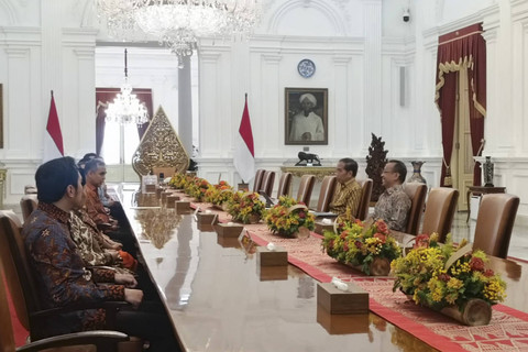Jajaran pimpinan MPR RI menemui presiden Jokowi di Istana Negara, Jakarta Pusat, Senin (14/10/2024). Foto: Zamachsyari/kumparan