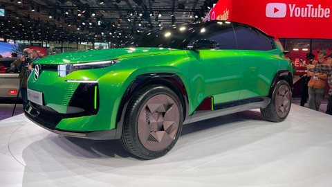 Citroen C4 Aircross Concept yang melakoni debut global di Paris Motor Show 2024.  Foto: Aditya Pratama Niagara/kumparan