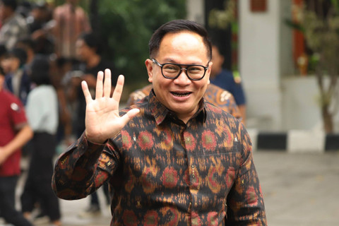 Wakil Menteri BUMN II Kartiko Wirjoatmodjo mendatangi kediaman Presiden terpilih Prabowo Subianto di Jalan Kertanegara, Jakarta Selatan, Selasa (15/10/2024). Foto: Iqbal Firdaus/kumparan
