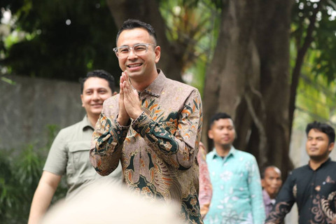 Raffi Ahmad mendatangi kediaman Presiden terpilih Prabowo Subianto di Jalan Kertanegara, Jakarta Selatan, Selasa (15/10/2024). Foto: Iqbal Firdaus/kumparan