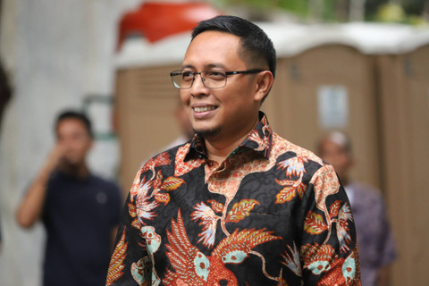 Kepala Badan Komunikasi Kepresidenan Hasan Nasbi mendatangi kediaman Presiden terpilih Prabowo Subianto di Jalan Kertanegara, Jakarta Selatan, Selasa (15/10/2024). Foto: Iqbal Firdaus/kumparan