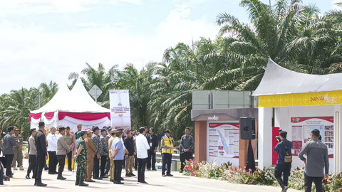 Presiden Jokowi meresmikan jalan Tol Kisaran, Medan, Sumatera Utara, Rabu (16/10/2024). Foto: Zamachsyari/kumparan