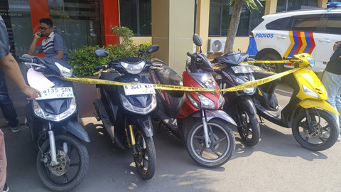 Konferensi pers Polres Jaksel soal perkara komplotan pencuri motor yang beraksi 30 kali di Jakarta hingga Depok, Kamis (17/10/2024). Foto: Thomas Bosco/kumparan