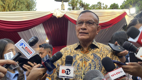 Eks Sekjen Golkar Lodewijk Freidrich Paulus usai pembekalan calon Wamen di Padepokan Garuda Yaksa, Hambalang, Bogor pada Kamis (17/10/2024). Foto: Abid Raihan/kumparan