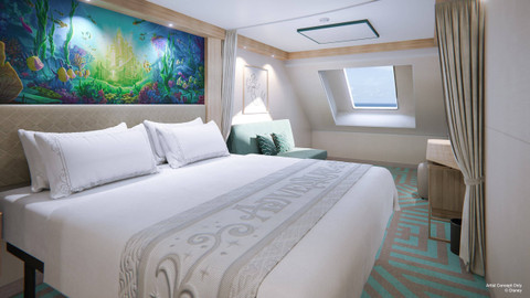 Kamar tidur bertema Disney di Disney Cruise Line Singapore. Foto: Disney Cruise Line 