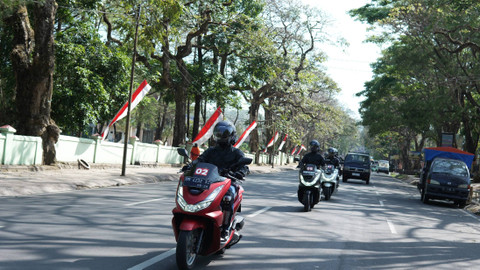 Acara Honda Bikers Day (HBD) 2024 yang berlangsung di Pulau Sulawesi tarik ribuan pecinta motor skutik PCX160.  Foto: dok. Astra Honda Motor