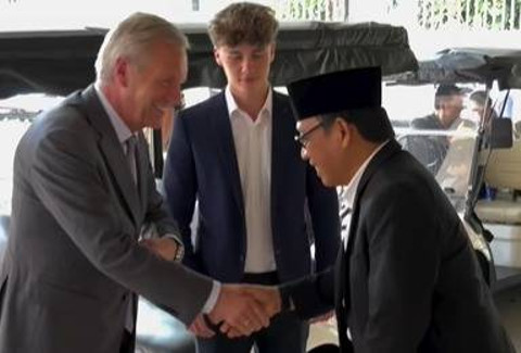 Kunjungan Presiden Republik Federal Jerman ke-10, Christian Wulff Ke Masjid Istiqlal dan diterima oleh Kepala Bidang Riayah, Kepala Bidang Pendidikan dan Pelatihan dan Kepala Bidang Sosial dan Pemberdayaan Umat. Foto: Instagram/@masjidistiqlal.official