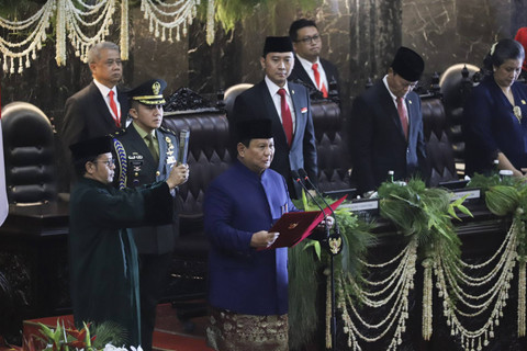 Presiden Prabowo Subianto membaca sumpah Presiden periode 2024-2029 di Gedung Nusantara, kompleks Parlemen, Senayan, Jakarta, Minggu (20/10/2024). Foto: Iqbal Firdaus/kumparan