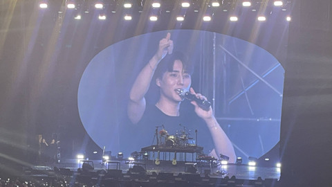 Penampilan Day6 di konser Forever Young in Jakarta yang digelar di Beach City International Stadium, Ancol pada Minggu (20/10/2024).   Foto: Zahra Rochmainah Rizaldy/kumparan