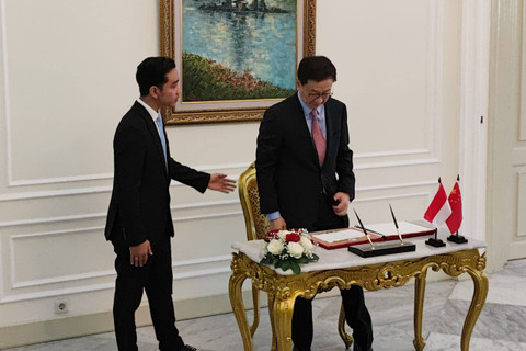 Wapres Gibran Rakabuming Raka menerima kunjungan Wapres China Han Zheng di Istana Wapres Jakarta, Senin (21/10/2024). Foto: Jonathan Devin/kumparan
