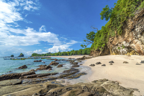 Pantai Tanjung Papuma. Foto: Shutterstock