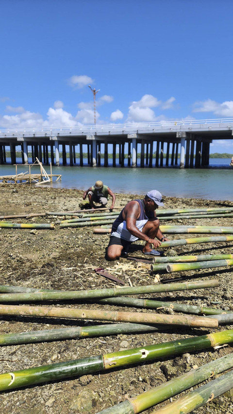 Penanaman dan perawatan Mangrove G20. Foto: Dok. PT Jasamarga Bali Tol