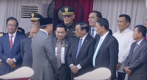 Menhan Sjafrie Sjamsoeddin cek apel memorandum di Kemhan. Foto: Youtube/ Kemenhan