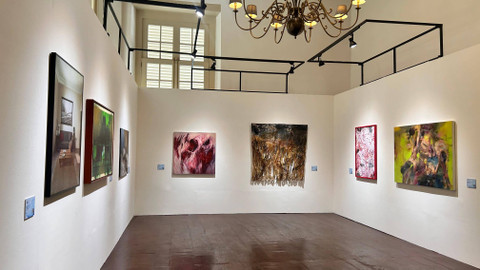 Pameran UOB Painting of the Year (POY) 2024. Foto: Selfy Momongan/kumparan