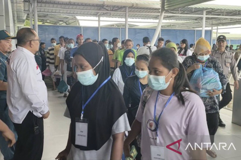 Ilustrasi Pekerja Migran Indonesia (PMI) yang akan berangkat ke Malaysia melalui pintu resmi, pelabuhan Tunon Taka, Nunukan. Foto: BP2MI-HO/ANTARA