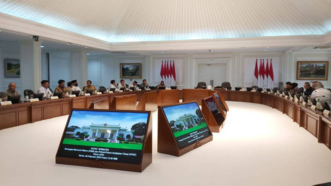 Suasana rapat kabinet yang dipimpin Presiden Joko Widodo bersama Wakil Presiden Ma'ruf Amin di Kantor Presiden. Foto: Nadia Riso/kumparan