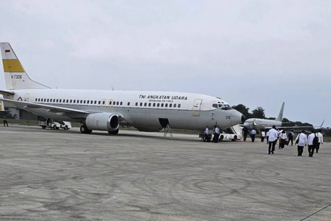 Pesawat Boeing TNI AU yang membawa wakil menteri menuju Akmil Magelang. Foto: Instagram/ @diaz.hendropriyono